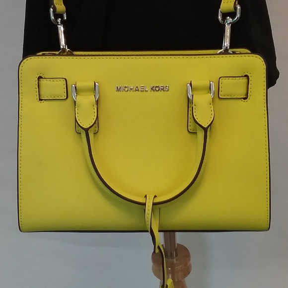 Michael Kors Dillon Bag - New With Tags - Picture 3 of 8